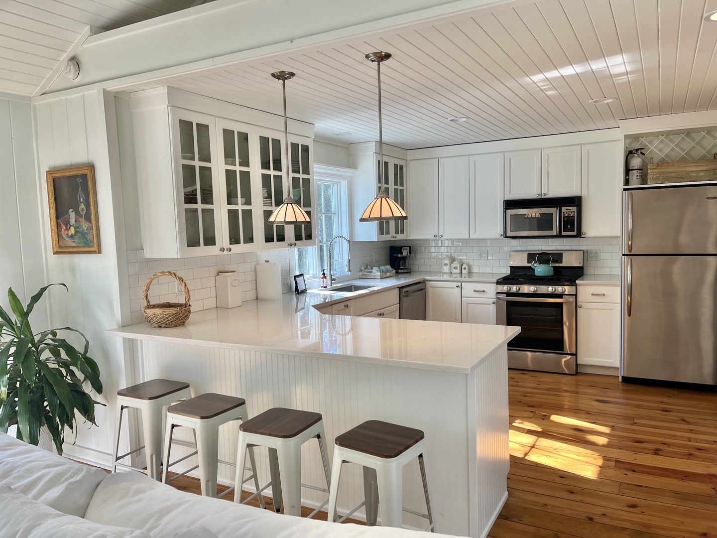 Fully Stocked Kitchen!