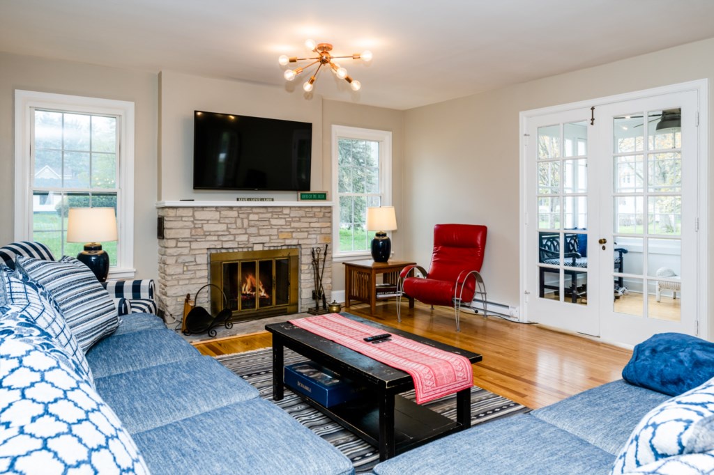 Family Room With TV (Fireplace not operational)