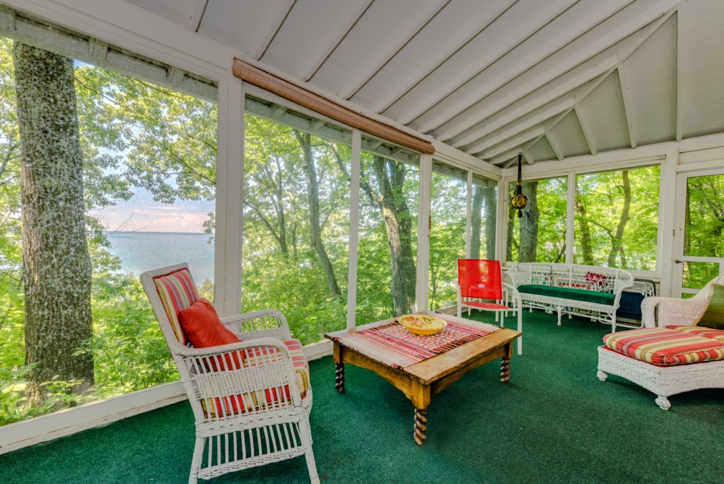 Screened in Porch