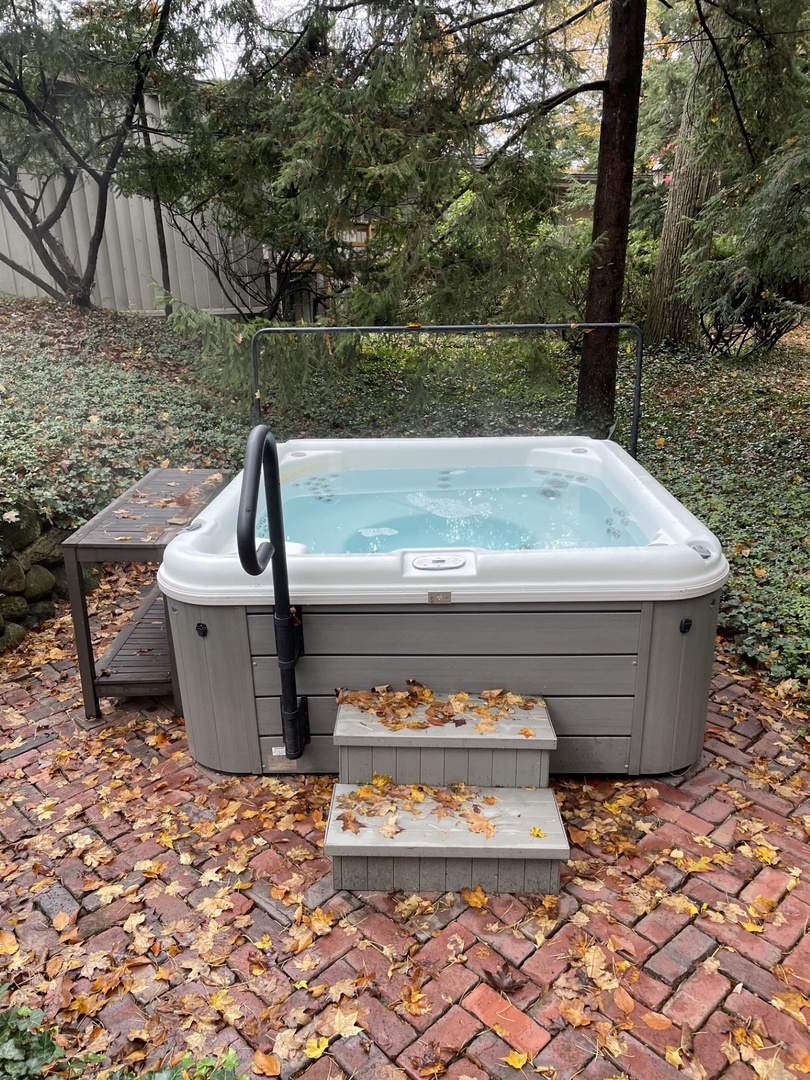 Private Hot Tub!