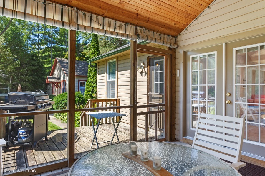 Screened-In Porch