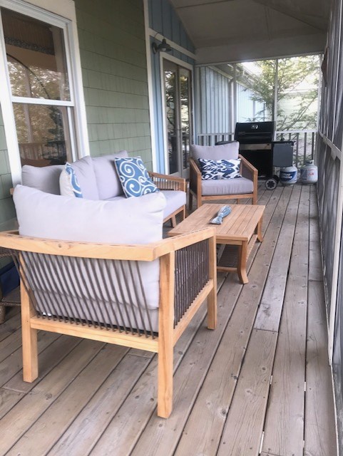 Screened-In Porch