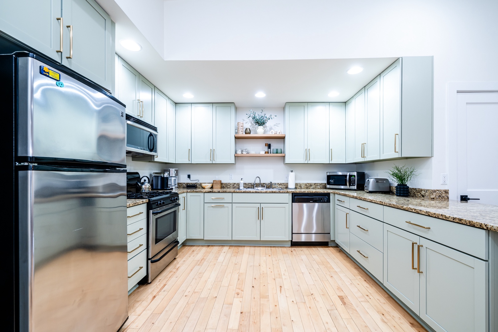 Fully Stocked Kitchen