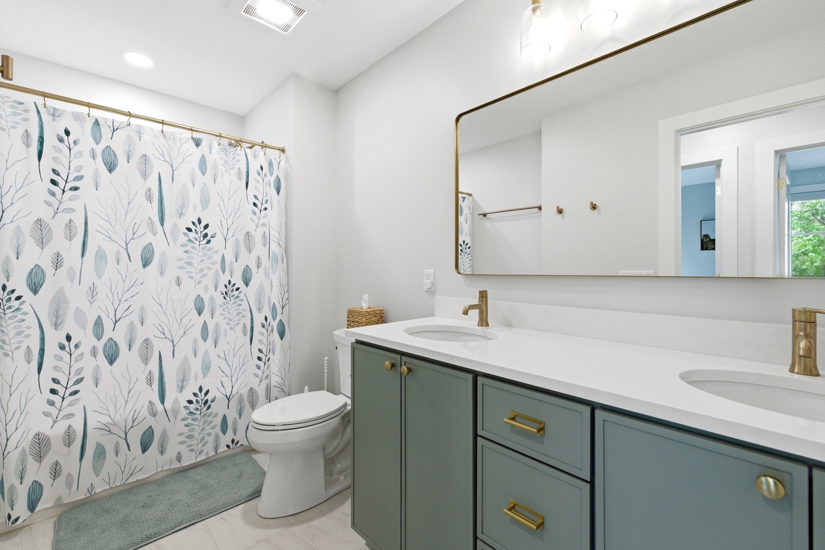 Full Bathroom