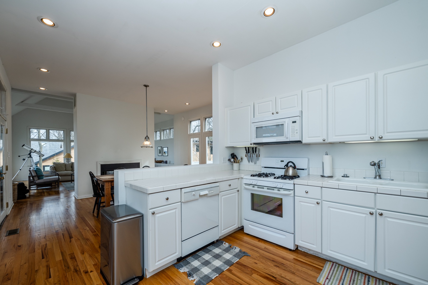 Fully Stocked Kitchen