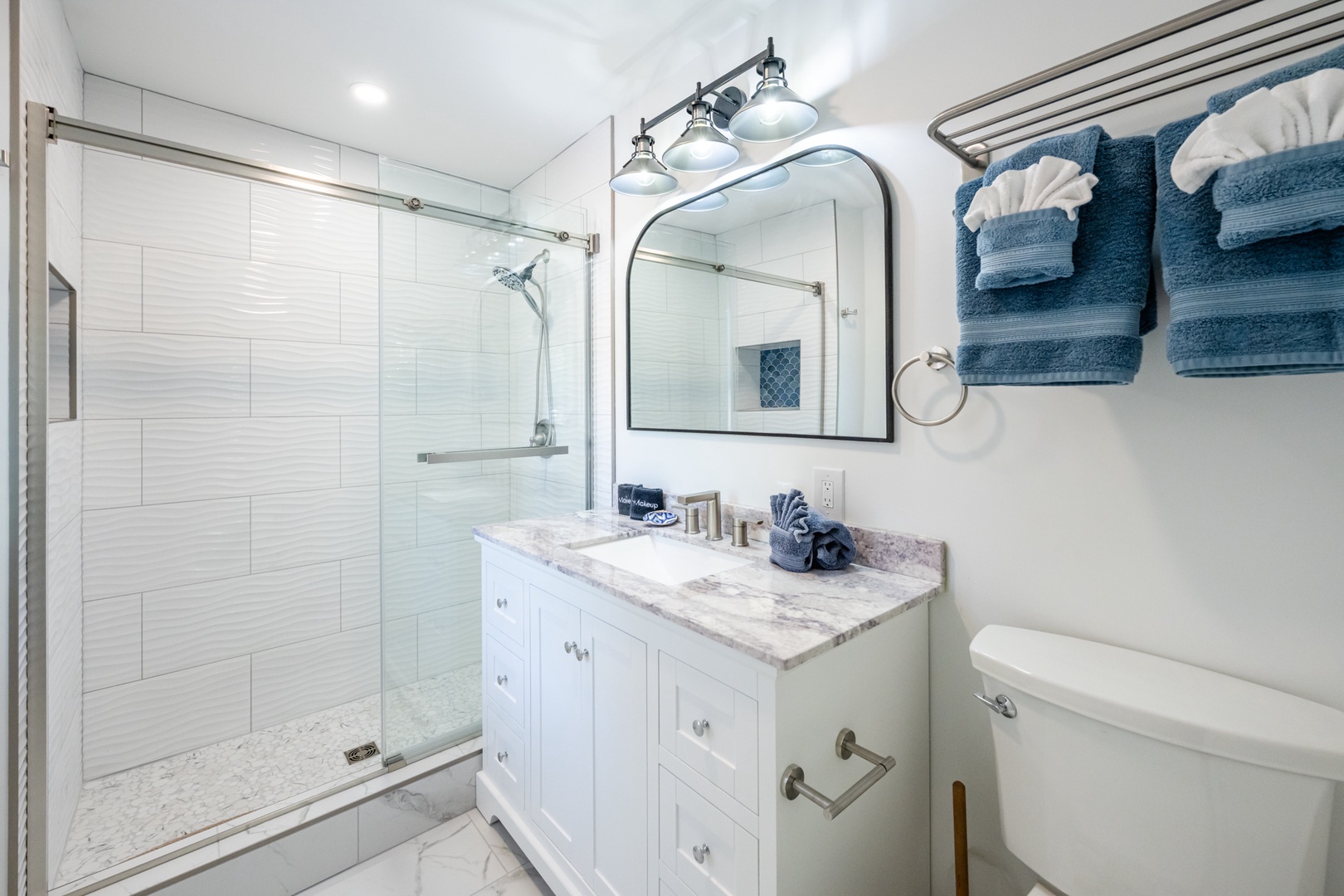 En Suite Full Bathroom