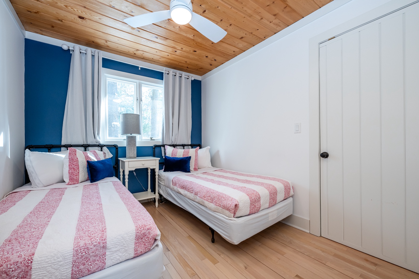 Bedroom #3 (Two Twins)