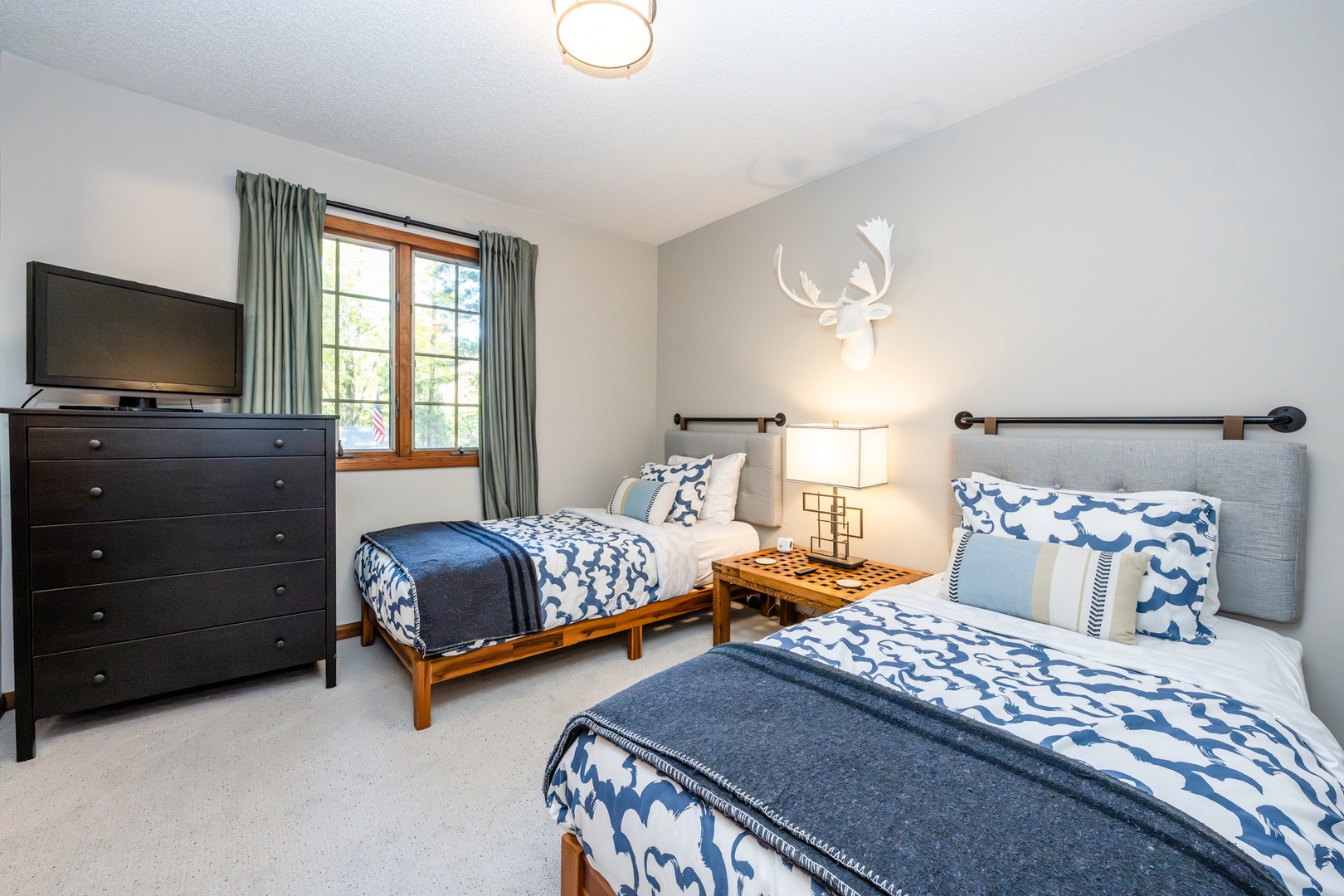 Bedroom #3 (Two Twins)