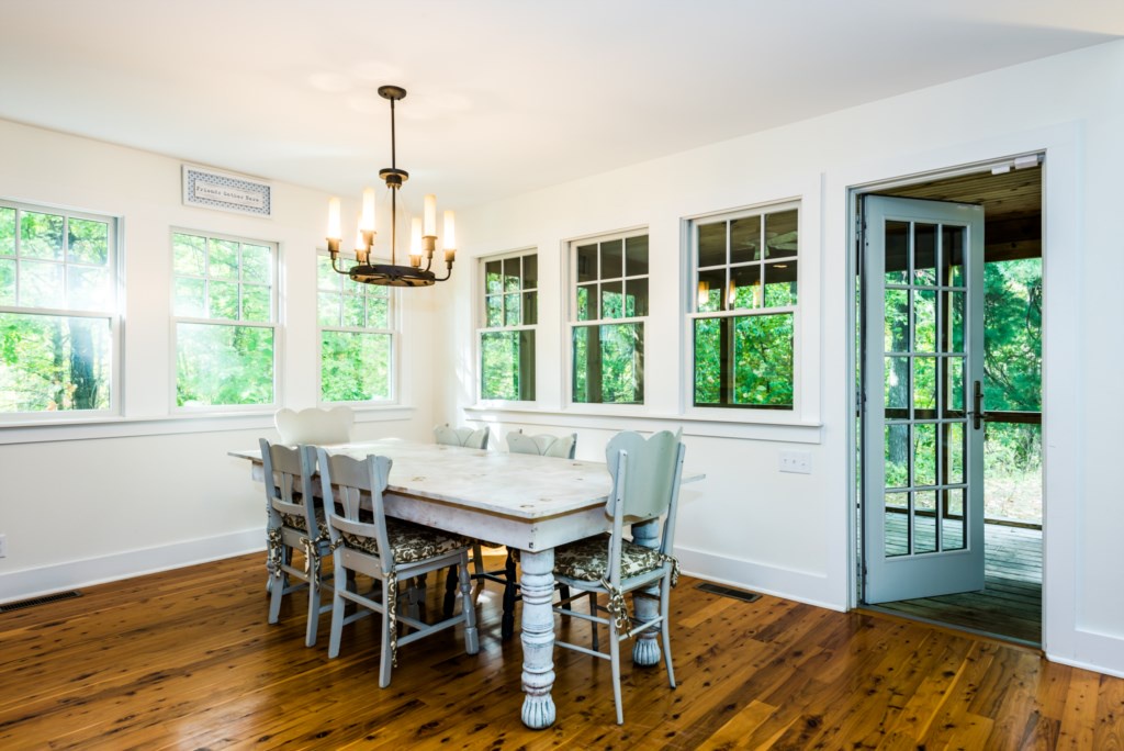 Dining Area for Six