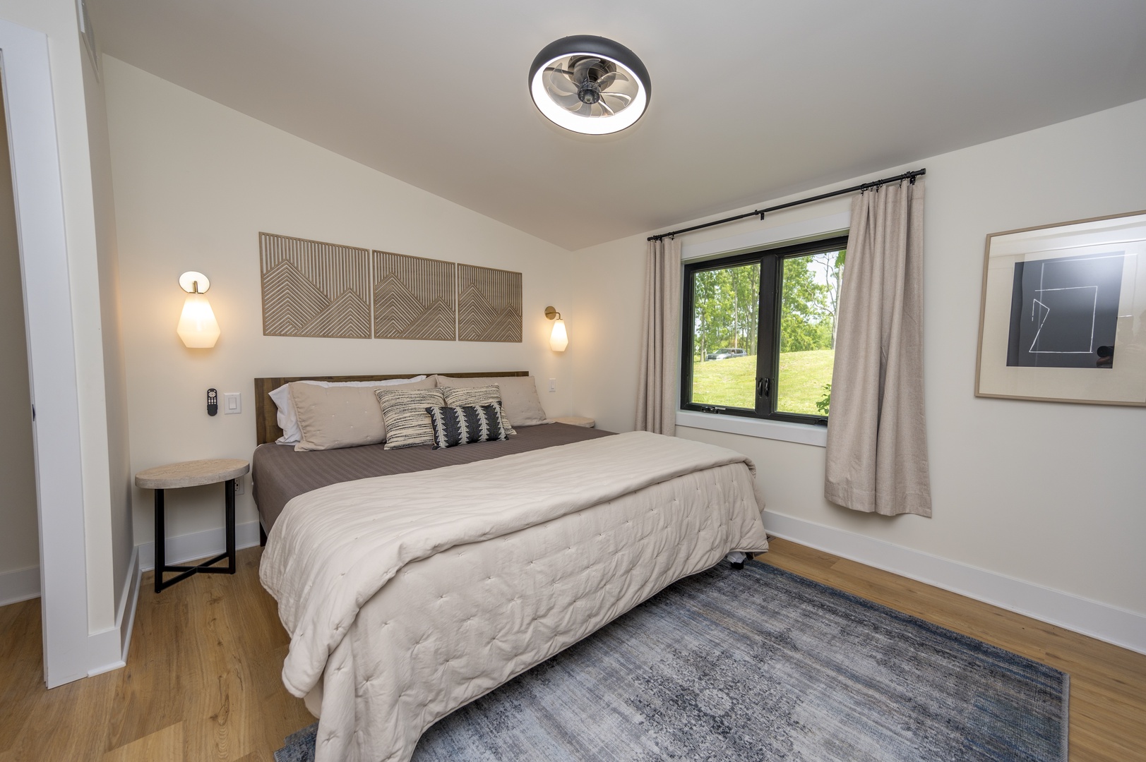 Main House Bedroom #1 (King)