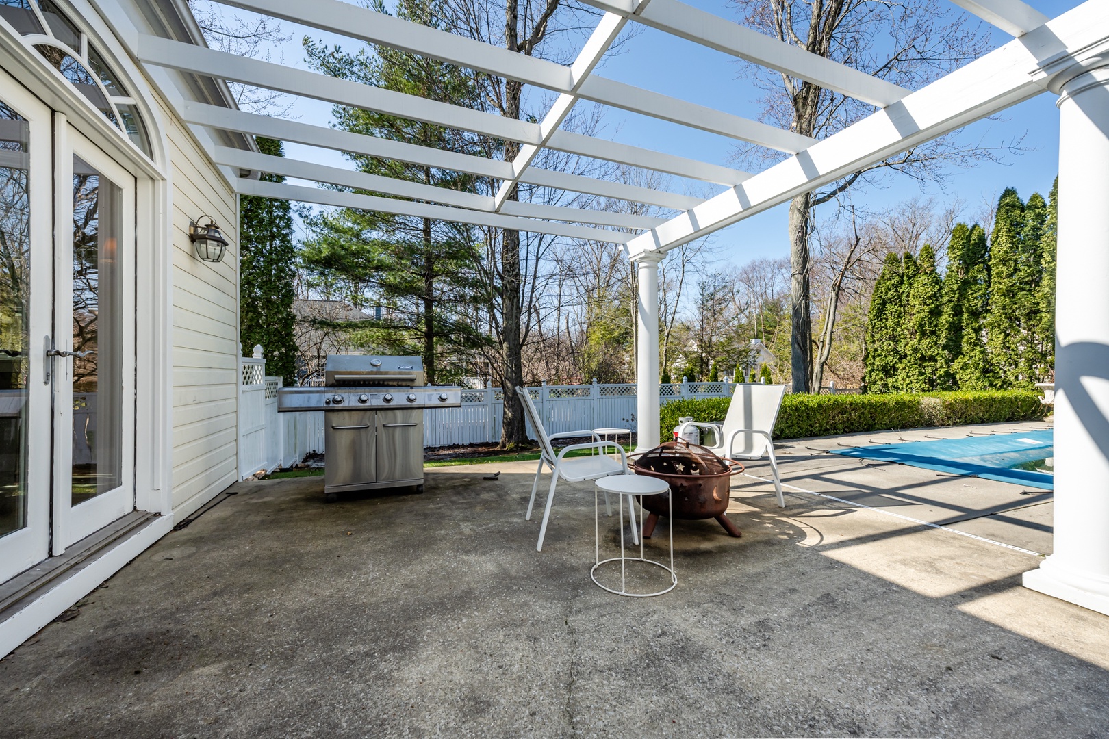 Outdoor Seating and Grill