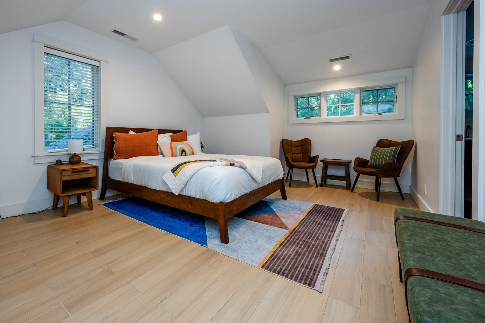 Second Floor Bedroom #2 (Queen)