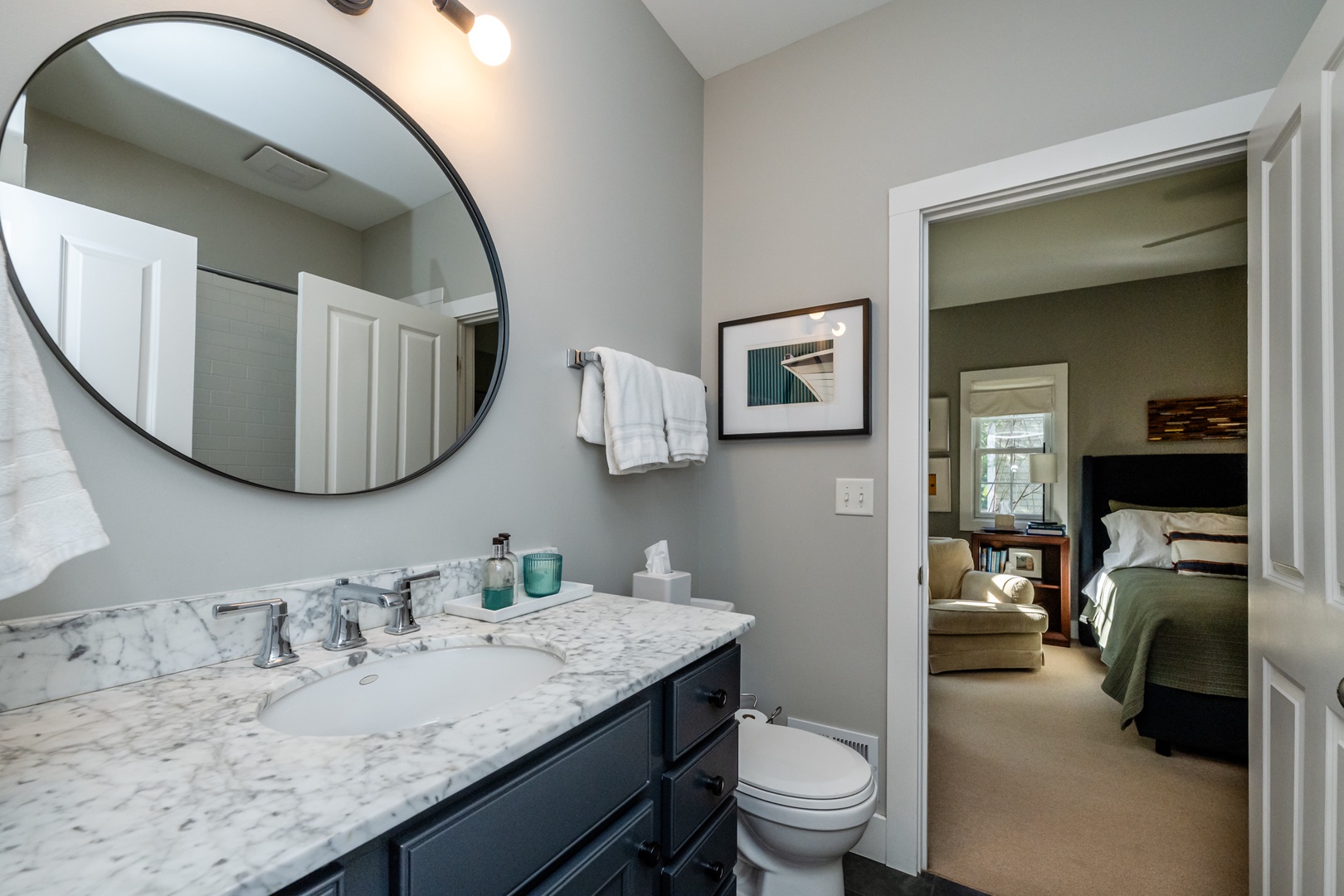 En Suite Full Bathroom