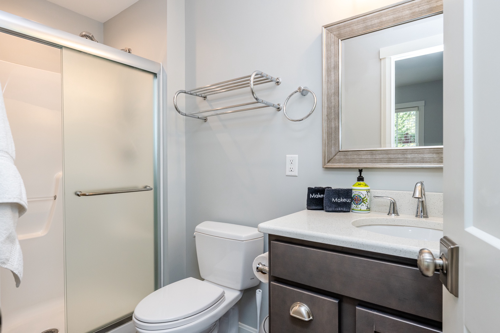 En Suite Full Bathroom