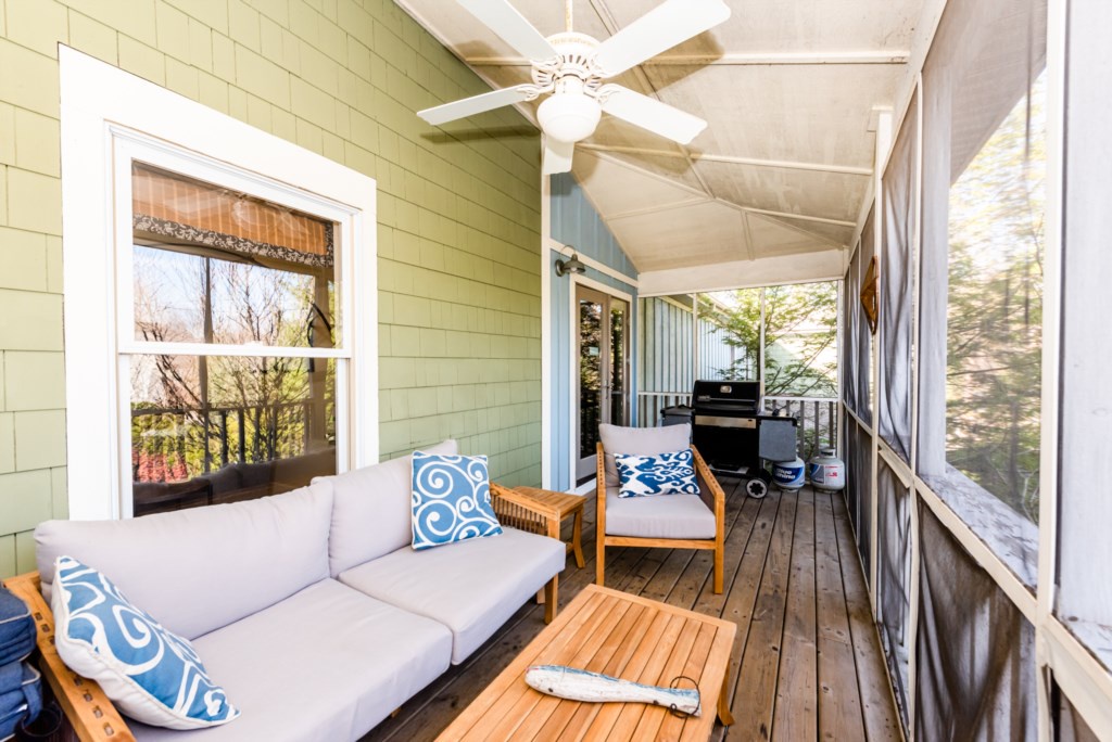 Screened-In Porch