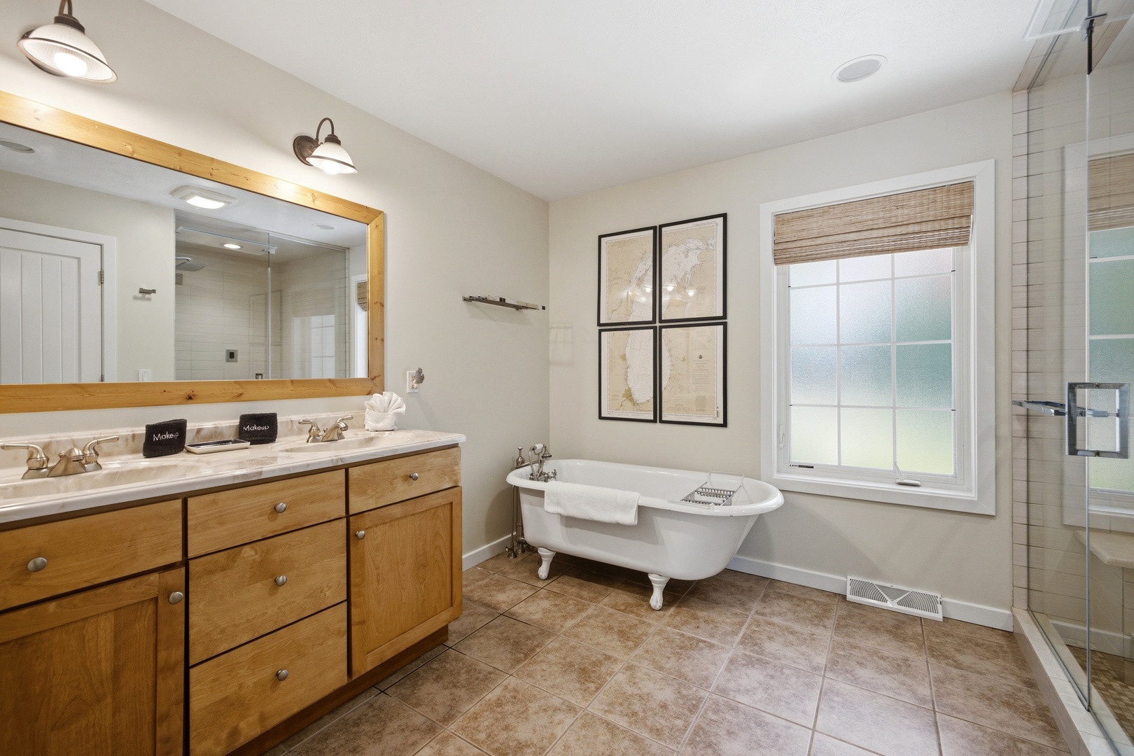 En Suite Full Bathroom