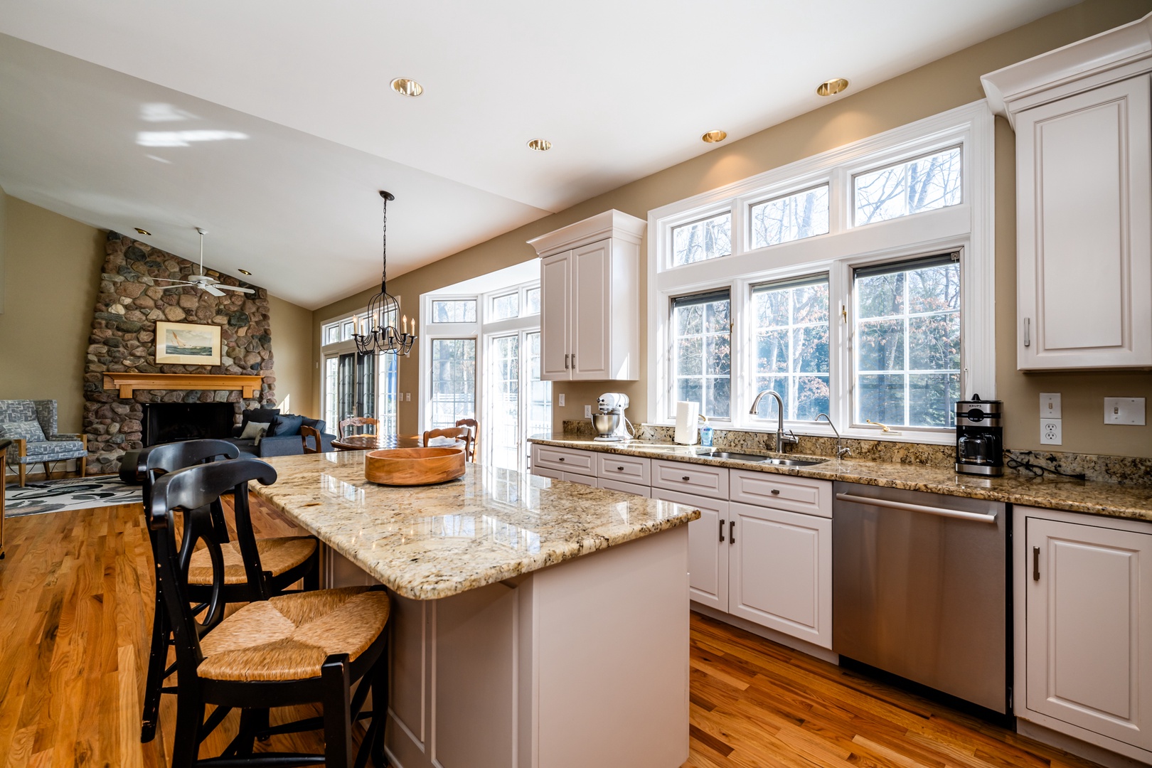 Fully Stocked Kitchen