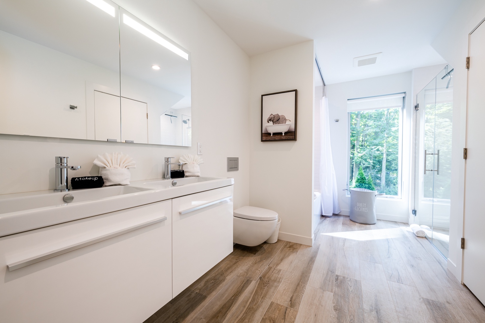 Second Floor Full Bathroom