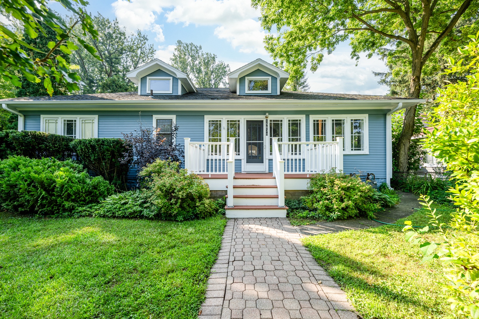 Sunny Harbor Cottage