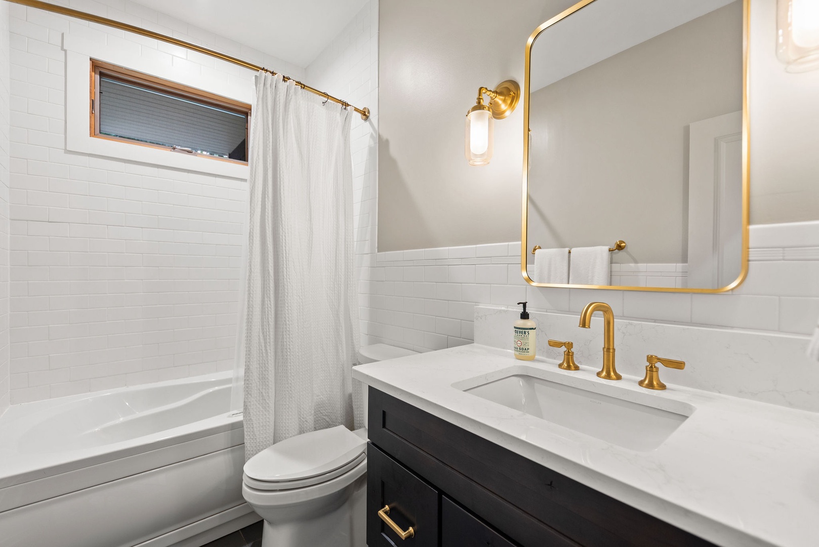Full Bathroom Main Floor