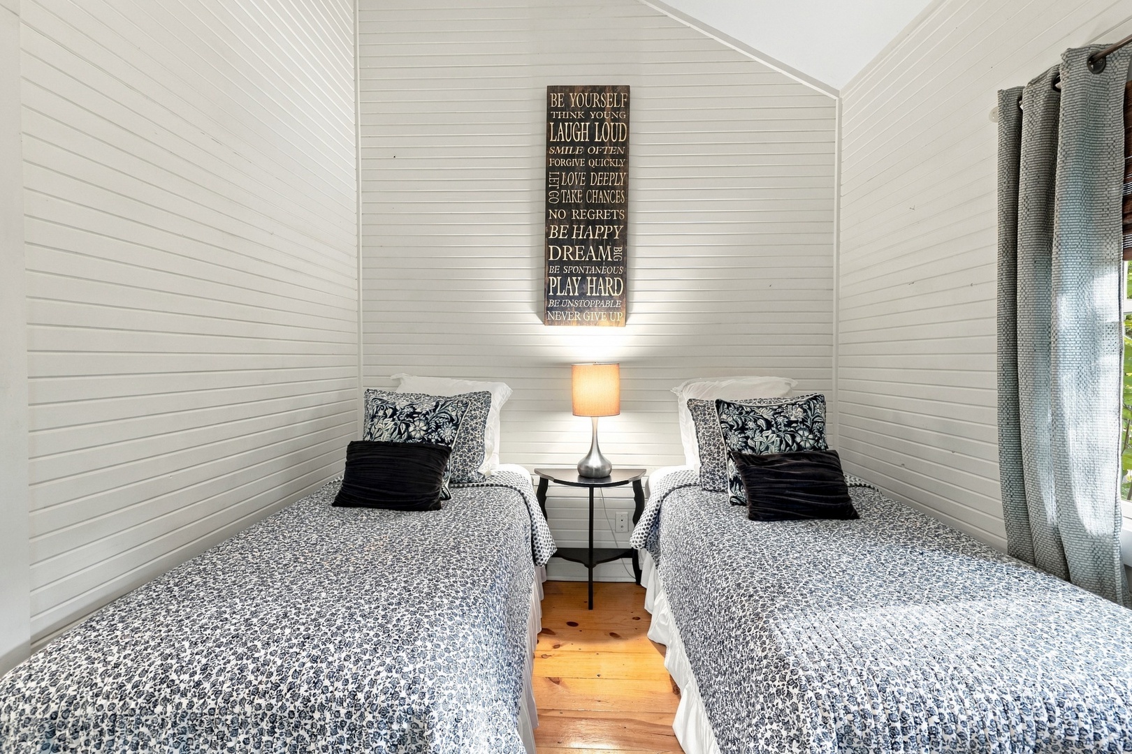Bedroom #3 (Alt Angle)
