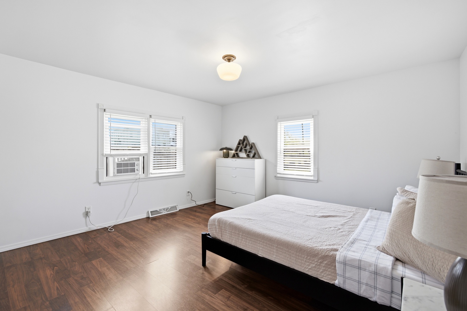 Bedroom #2 (Alt Angle)