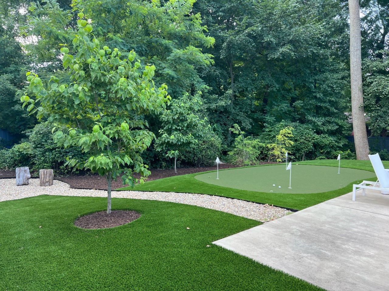 Outdoor Putting Green!