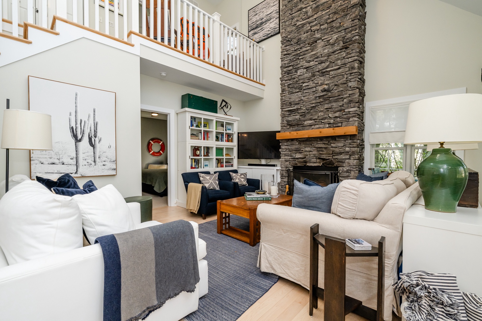 Fireplace & TV