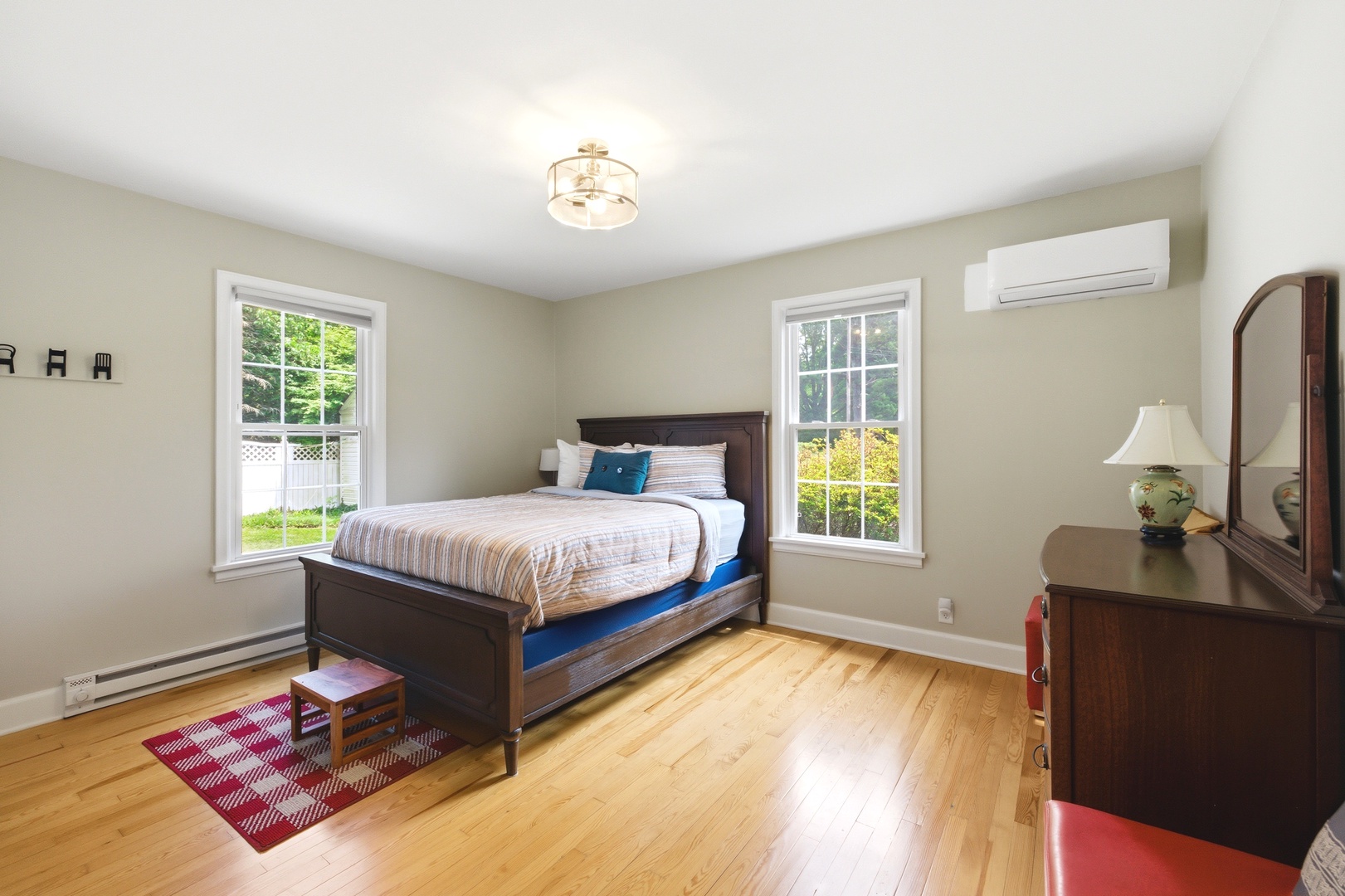Main Floor Bedroom #1 (Queen)