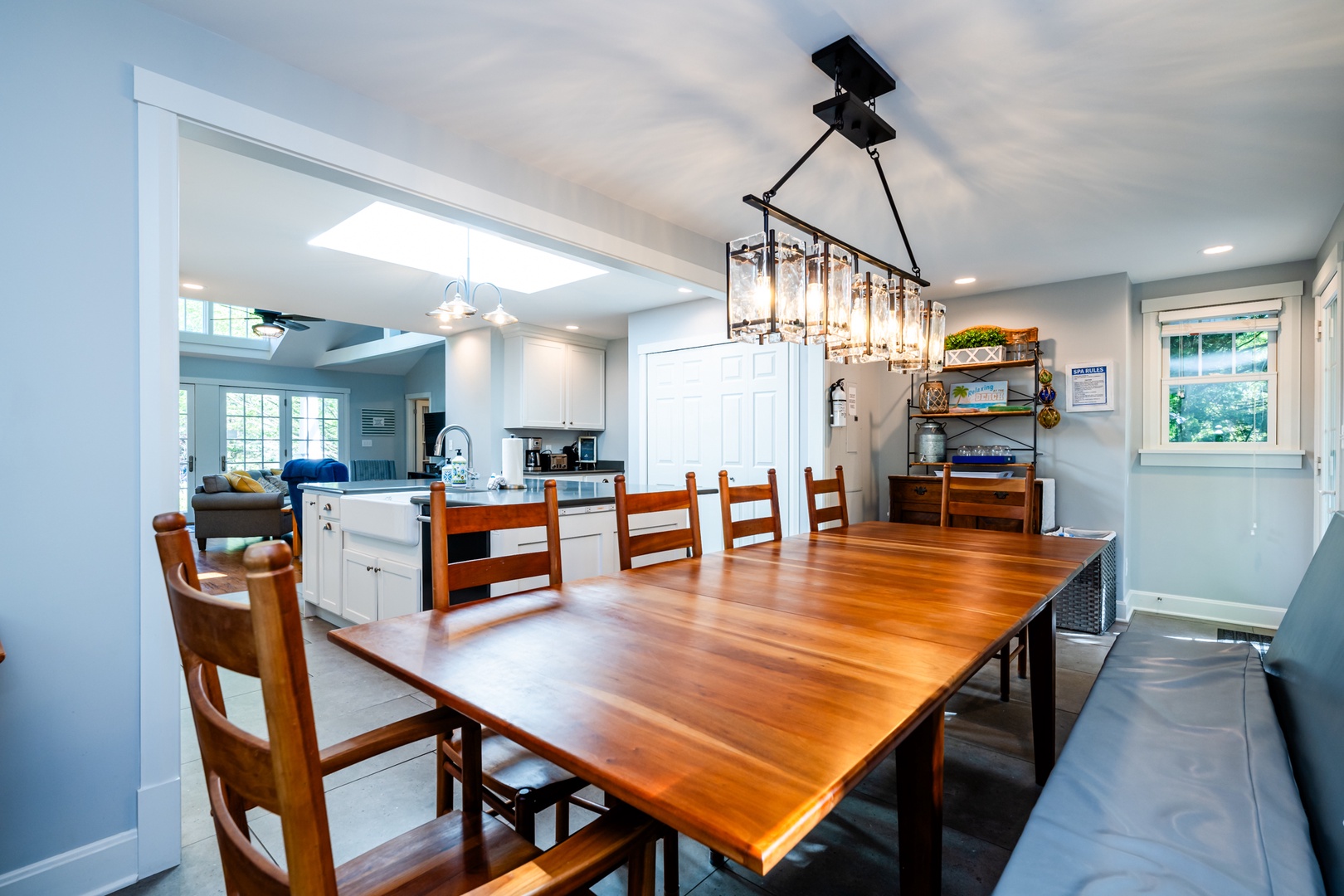 DIning Area With Seating For 10