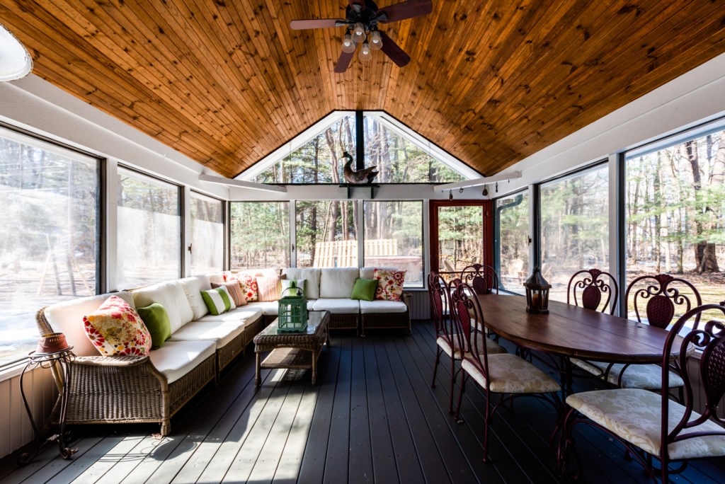 Screened-In Porch