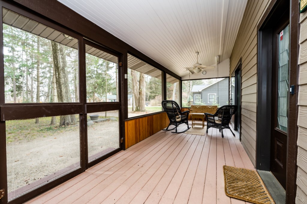 Screened-In Porch