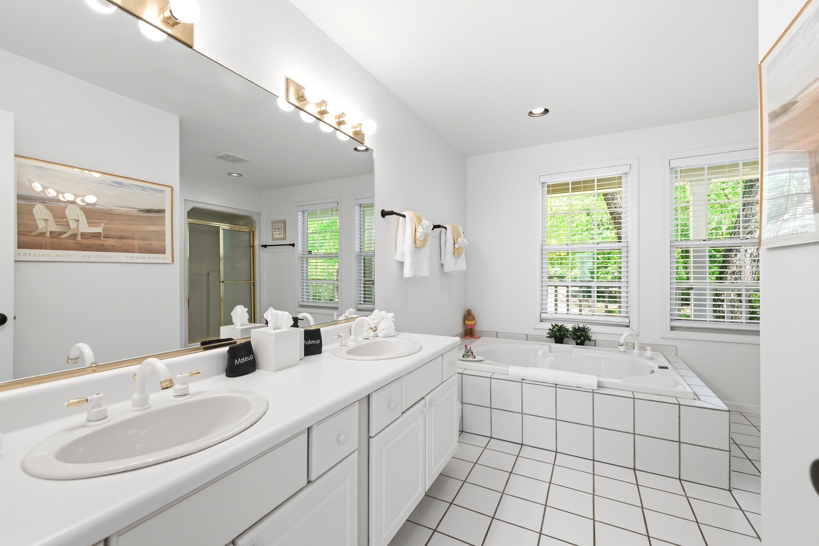 En Suite Full Bathroom