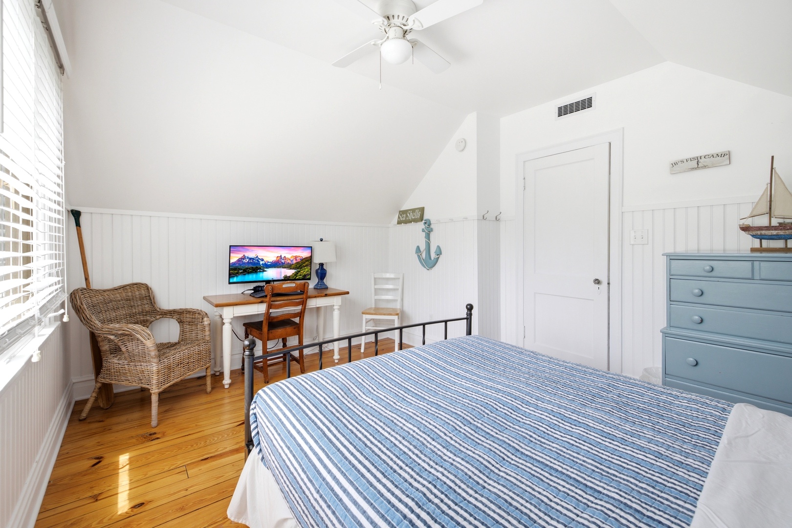 Bedroom #7 (Alt Angle)