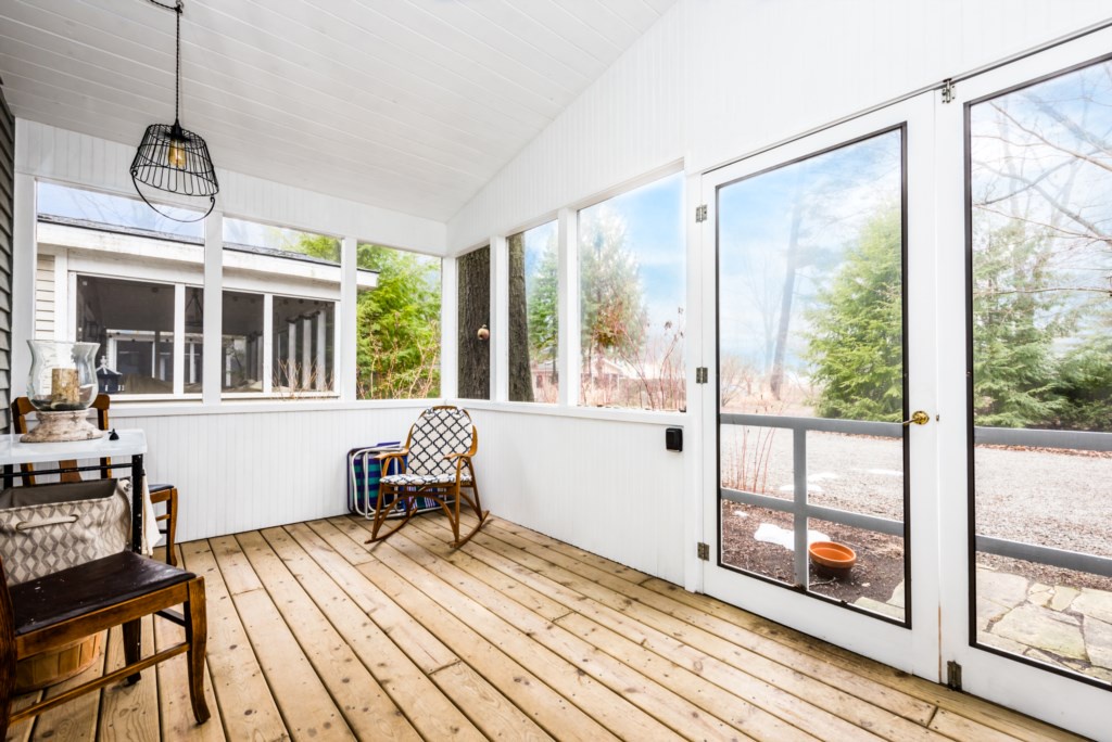 Screened-in porch