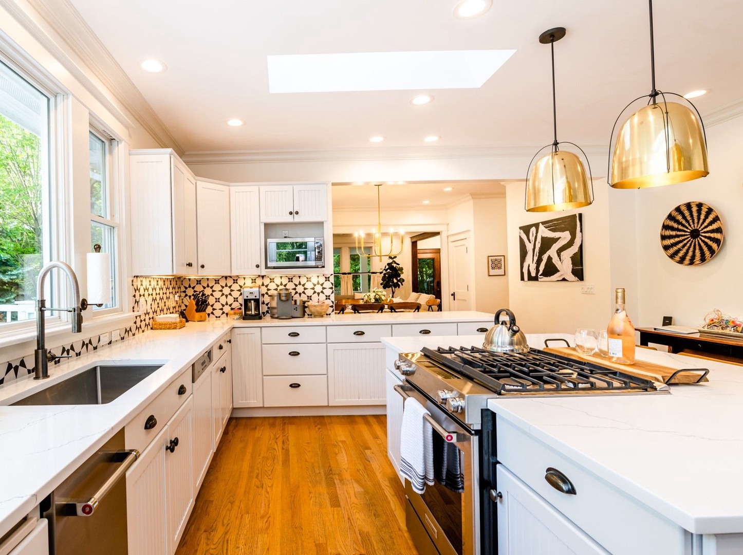 Fully Stocked Kitchen