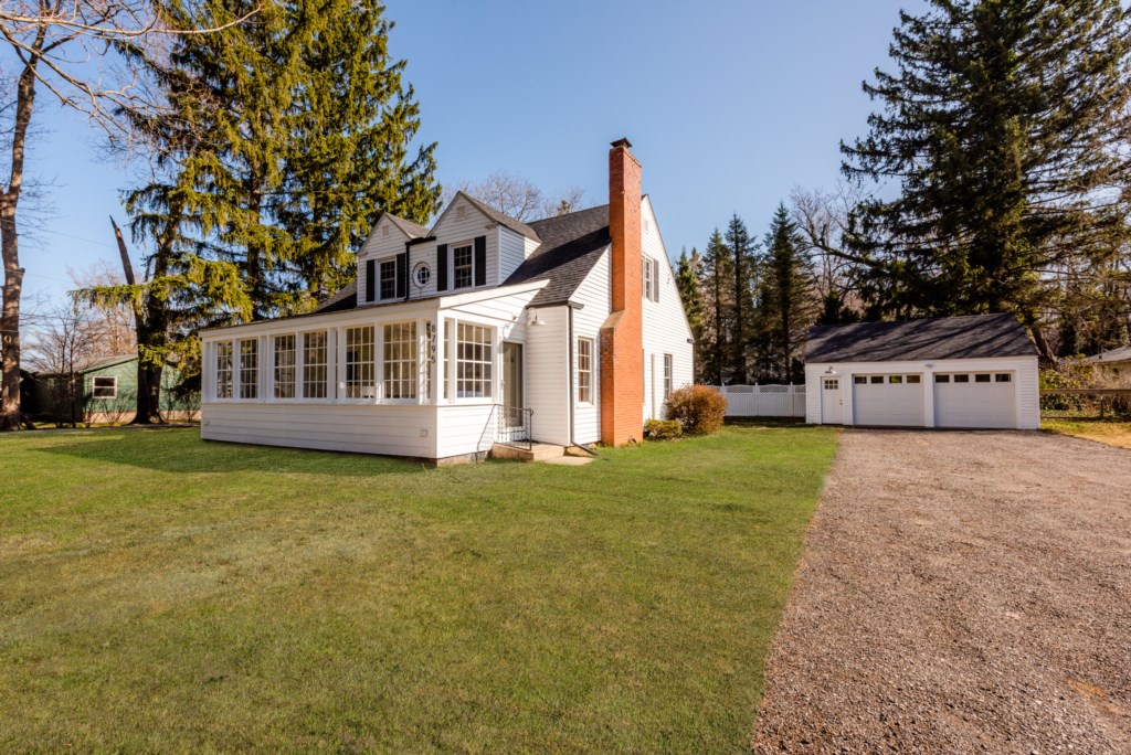 Blue Canary Cottage