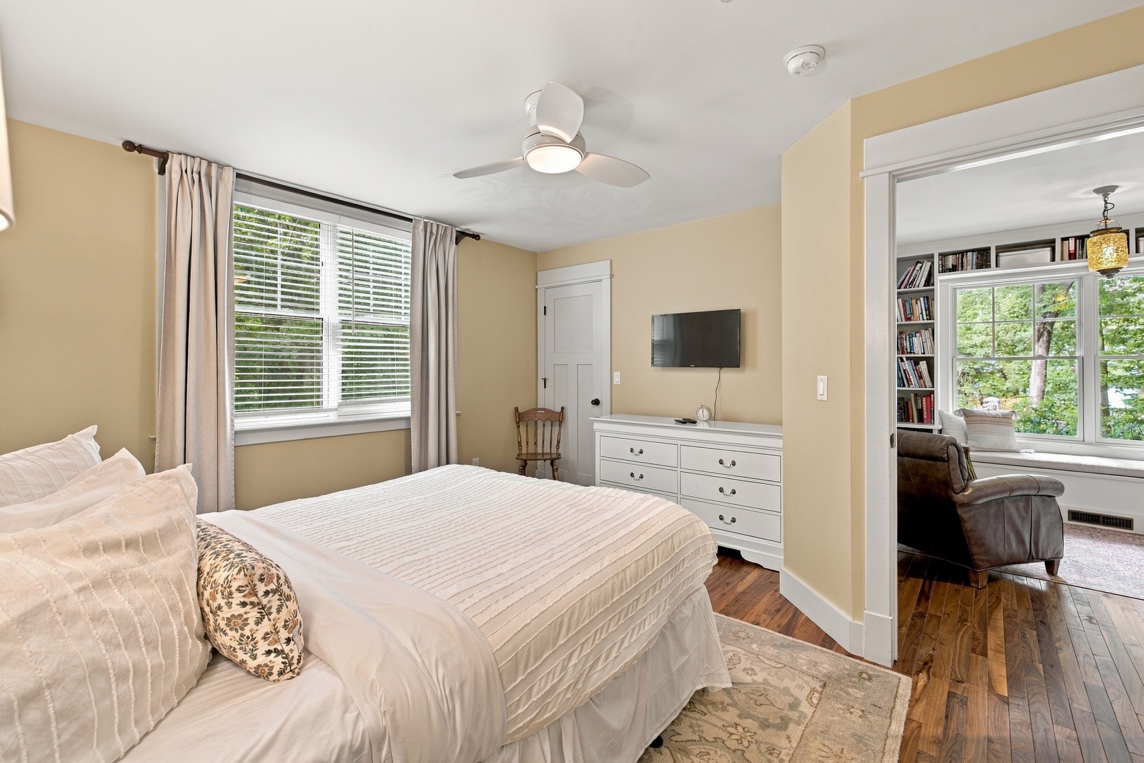 Bedroom #2 (Alt Angle)