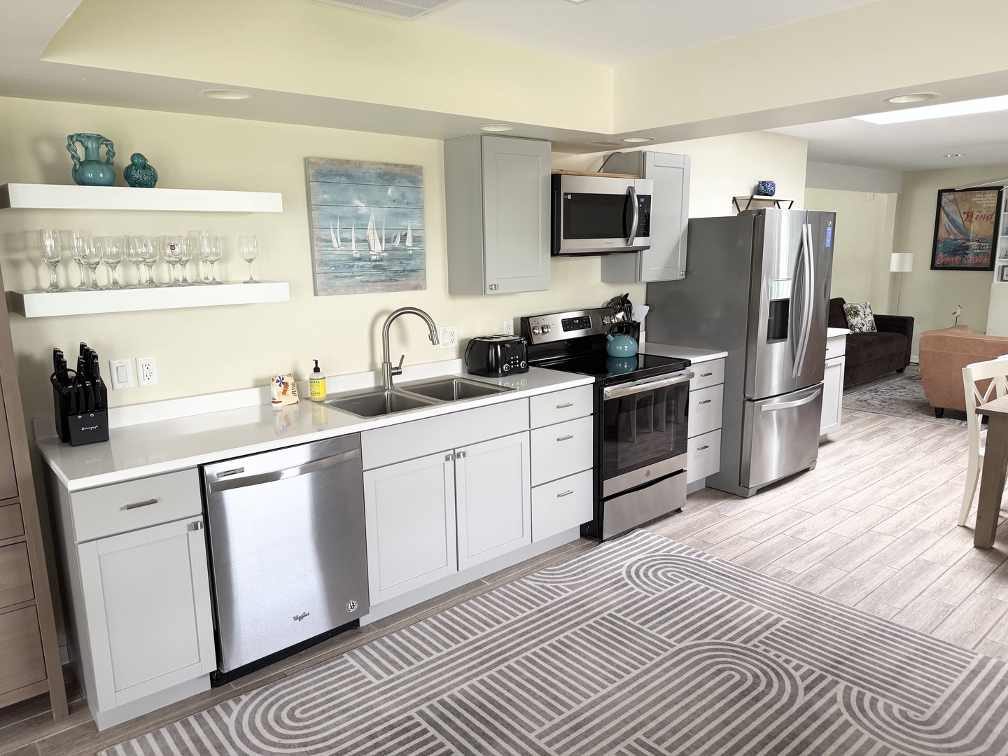 Fully Stocked Kitchen!