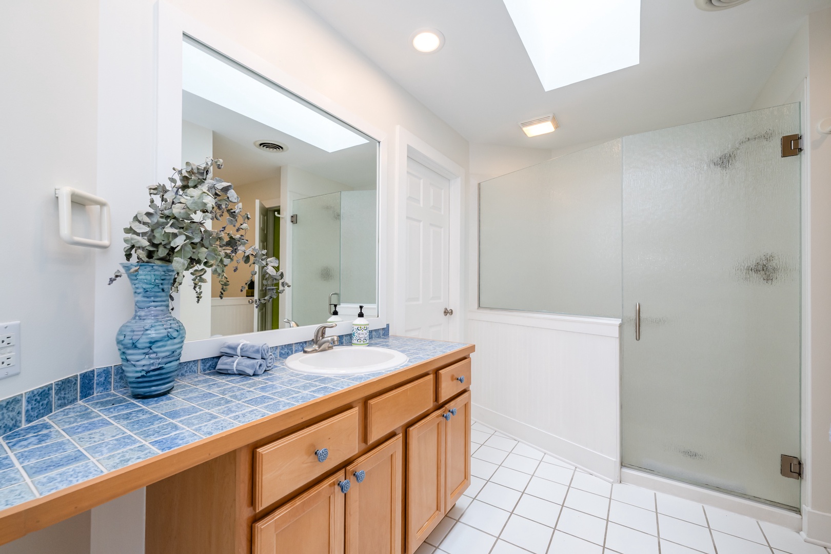 EnSuite Bathroom-Jacuzzi Tub & Marble Walk-In Shower