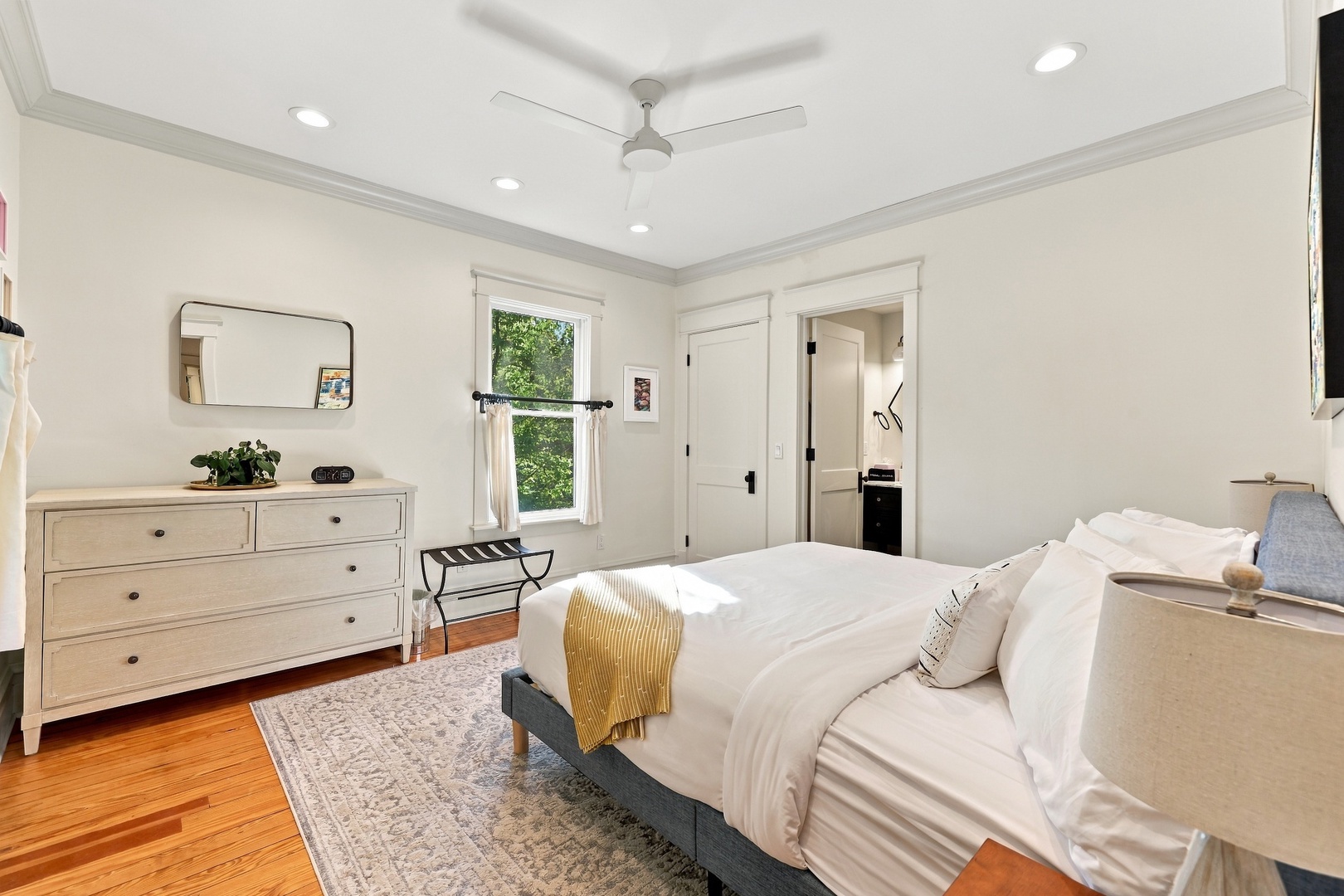 Bedroom #2 (King)