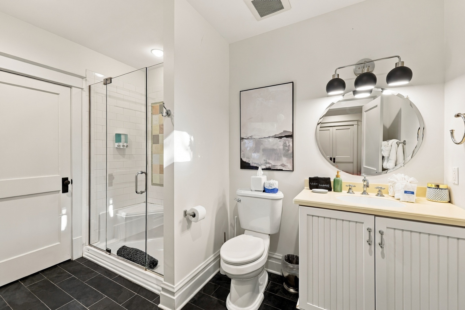 En Suite Full Bathroom