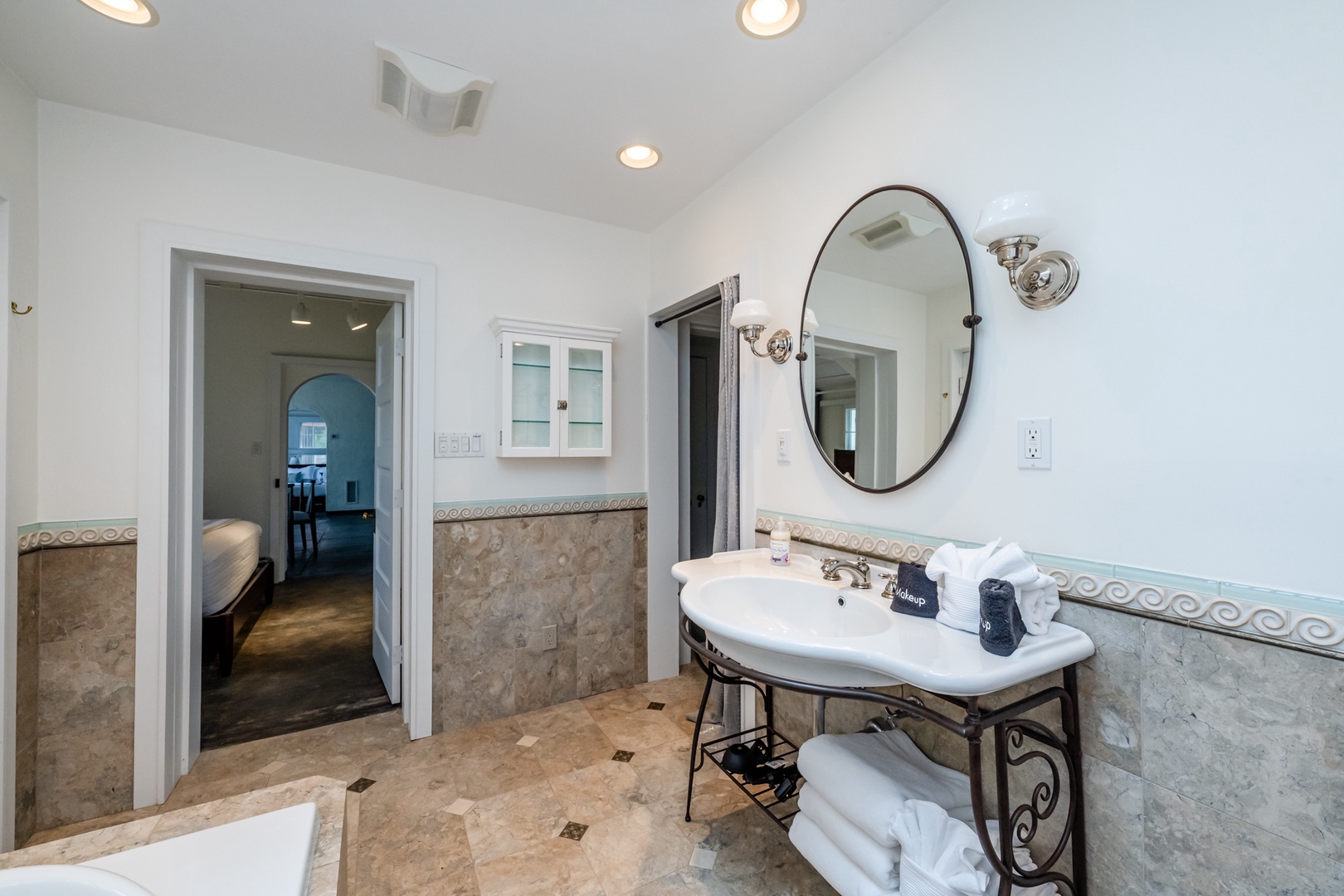 Jack And Jill Full Bathroom