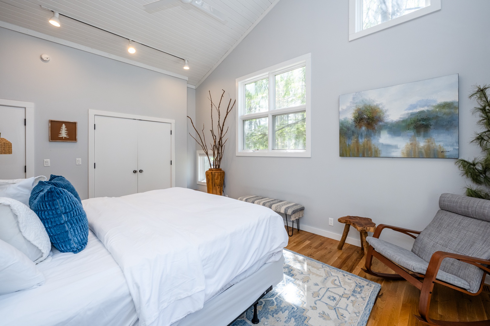 Bedroom #2 (Alt Angle)