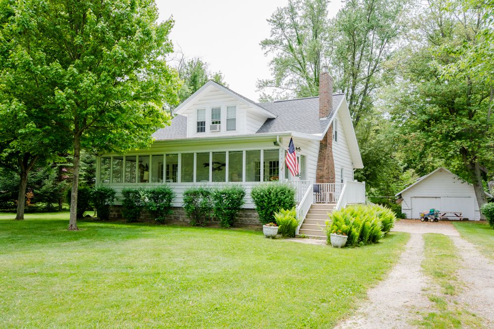 Big front yard on a quiet street!