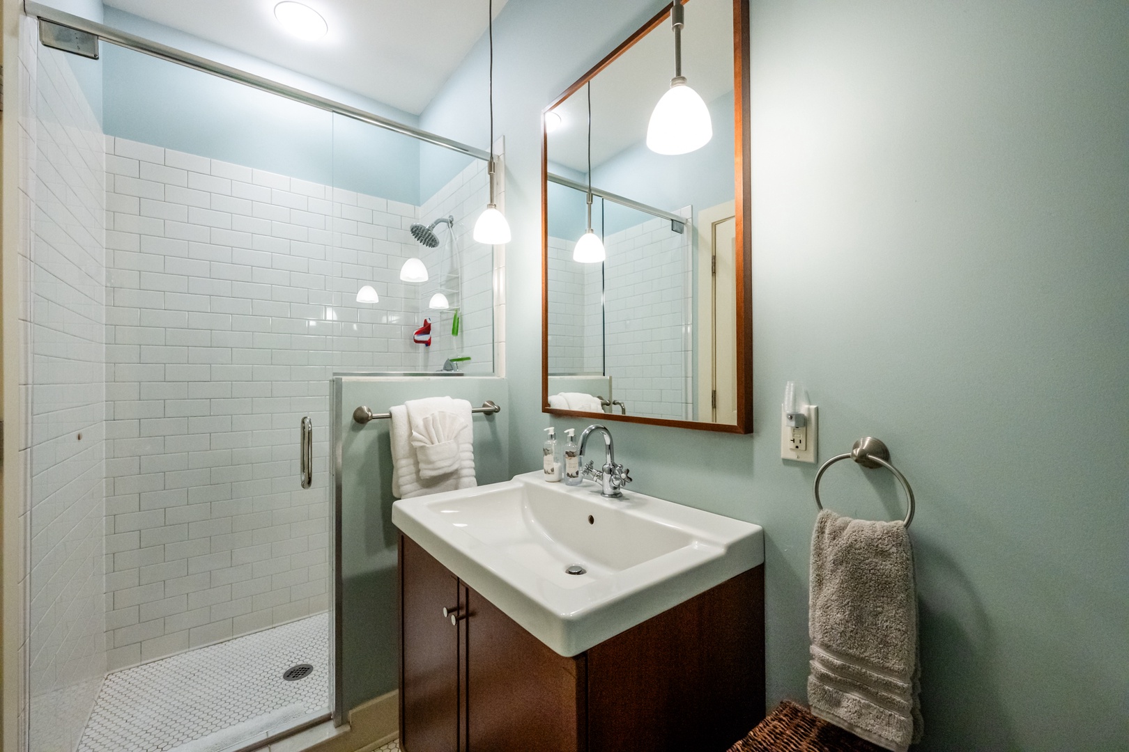 Main Floor Full Bathroom (Shower)