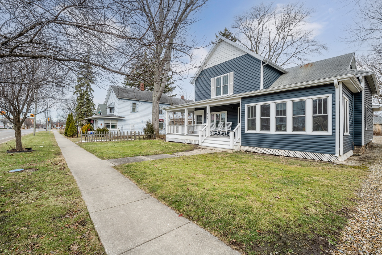 Walk To Downtown Three Oaks