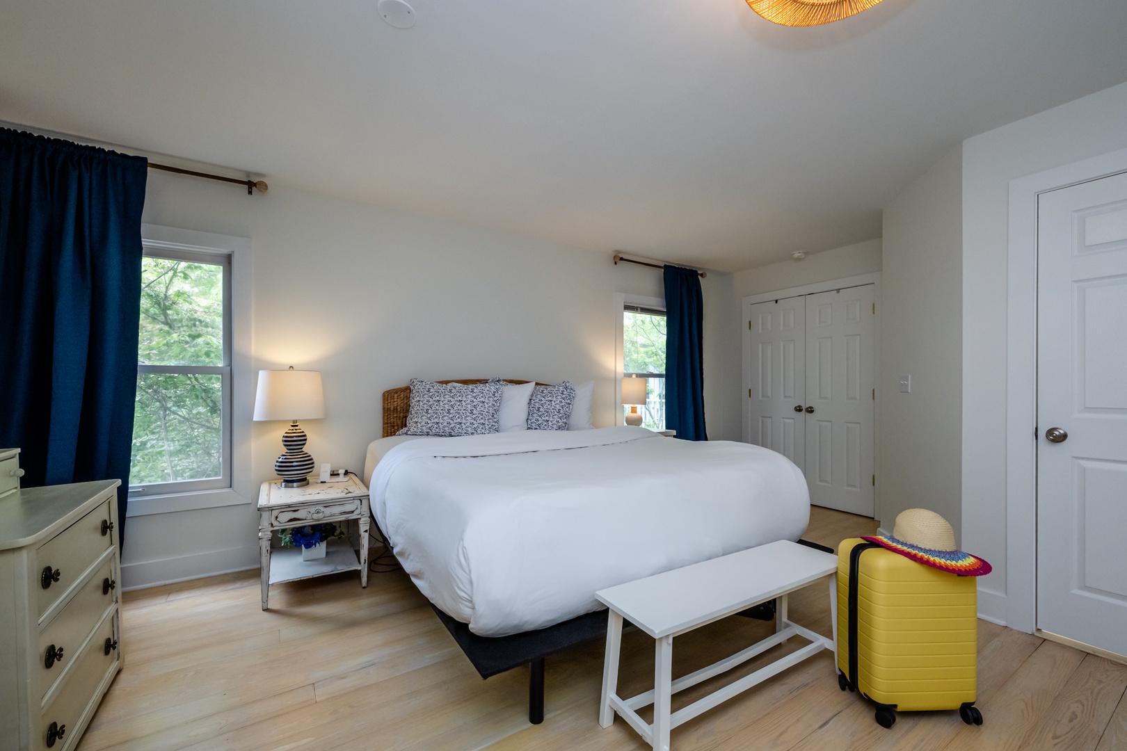 Adjustable King Bed With Blackout Curtains