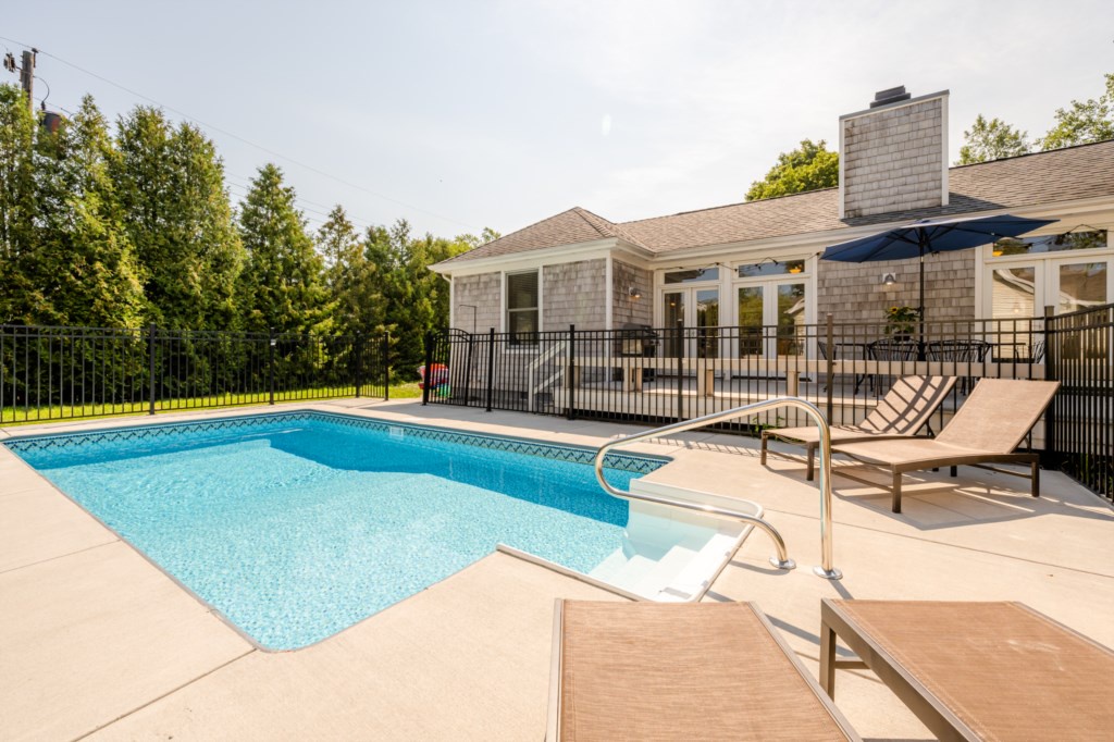 Outdoor Private Heated Pool!