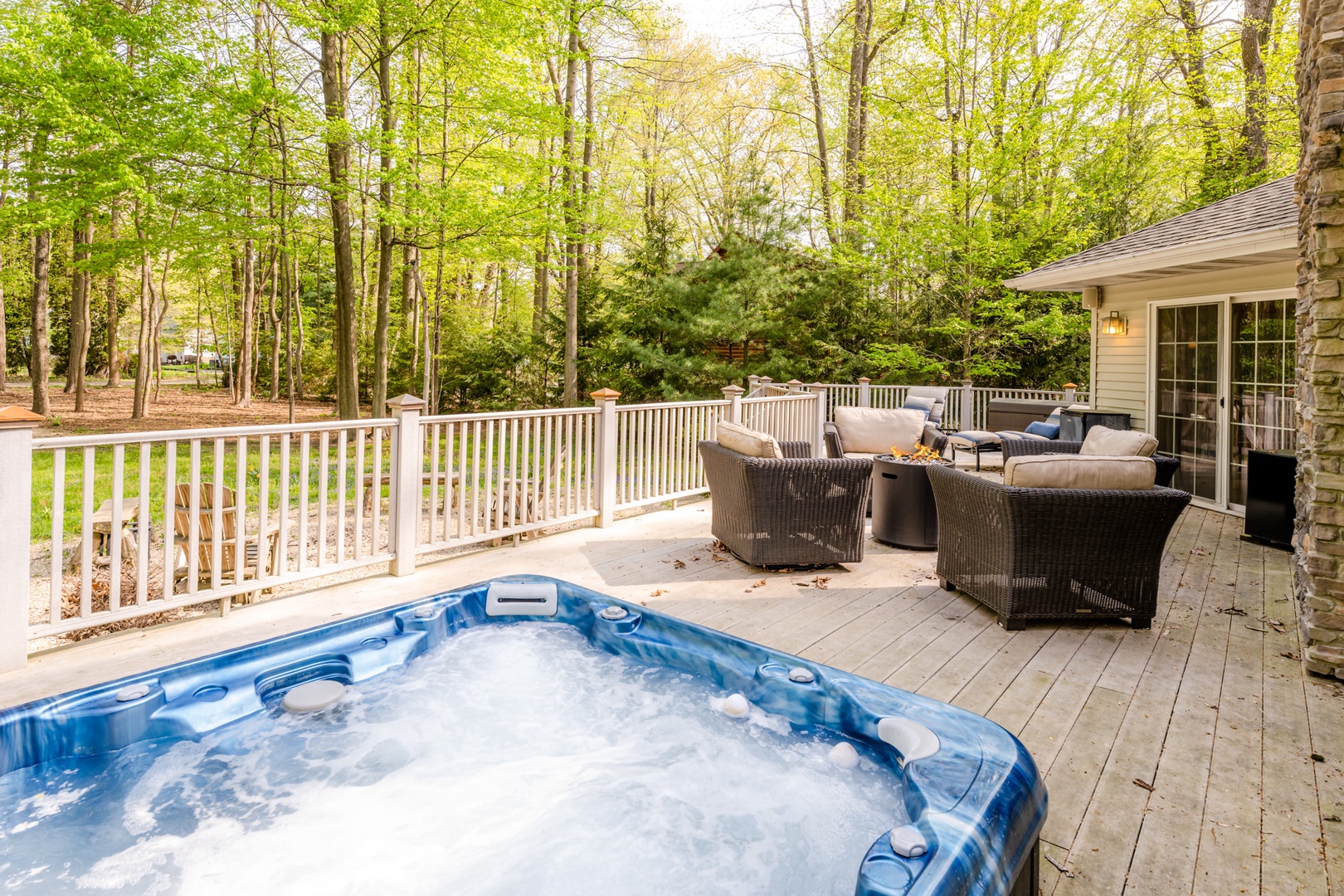 Private Hot Tub Open Year Round!